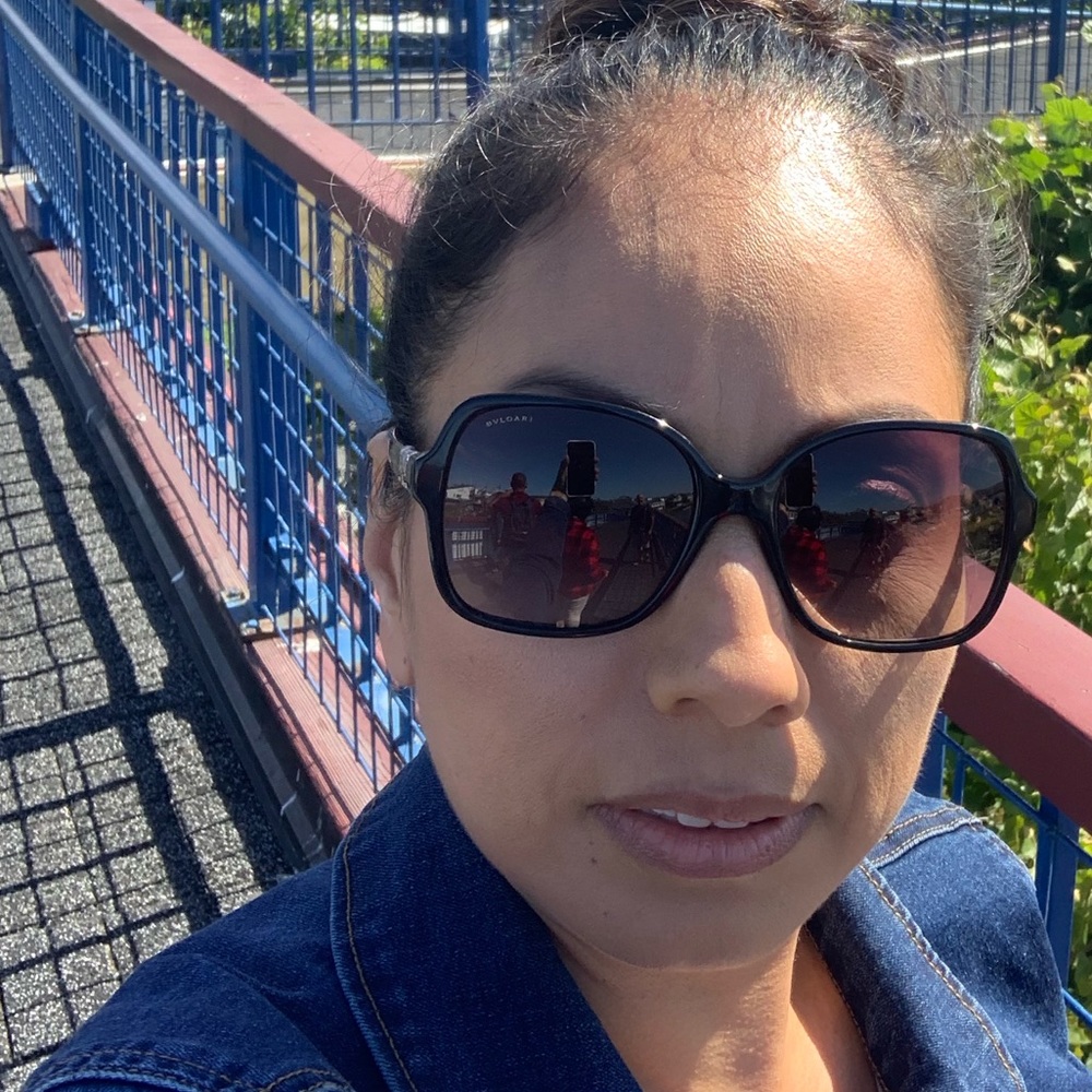 Meet your Posher, Ana